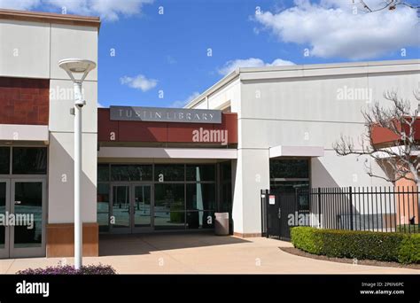 TUSTIN, CALIFORNIA - 7 MAR 2023: The Tustin Library in the Civic Center ...