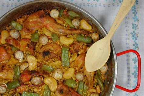 Паэлья по-валенсийски. Деревянная ложка для паэльи | Ethnic recipes ...