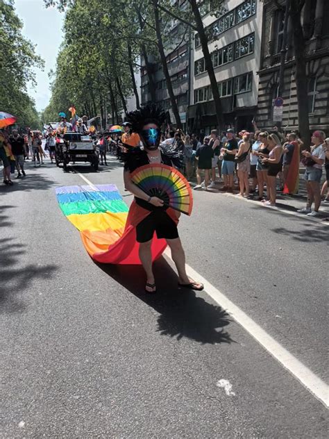 Desfile Gay En Colonia Un Momento Para La Libertad Y Felicidad LAPALABRABIERTA