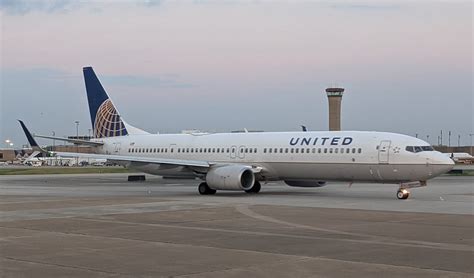 Ua B Iah United Airlines Boeing Er At George Bu Flickr