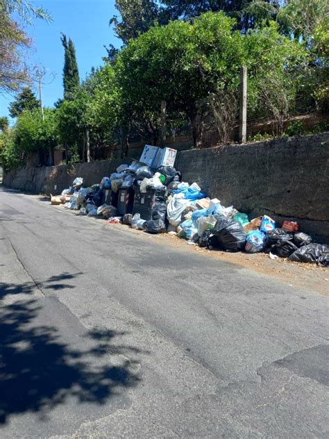 Emergenza Rifiuti A Mosorrofa Le Foto