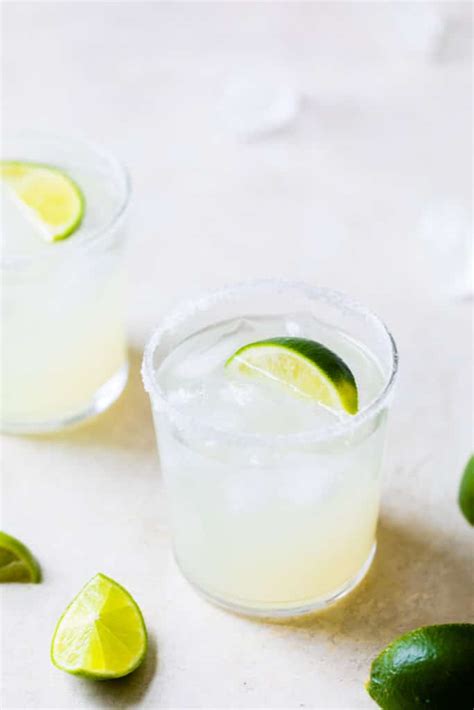 Skinny Margarita Recipe (Sugar-Free!) - The Almond Eater