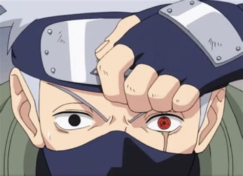 What's the secret behind Kakashi's mask in Naruto?