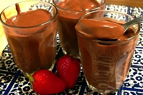 Chocolate quente cremoso fácil e perfeito para aquecer seus dias frios