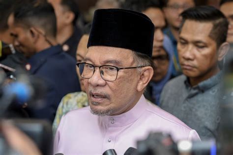 Anwar Ucap Takziah Kepada Keluarga Raja Petra