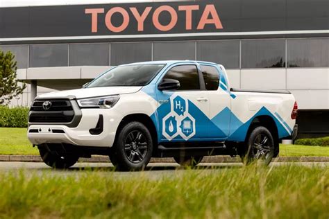 Conheça a Toyota Hilux movida a hidrogênio que tem autonomia de quase