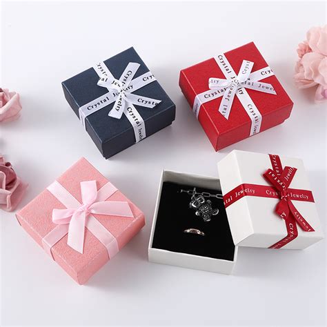 Hot Stamping Foil Offset Printing Fashion Packaging Cardboard Paper Gift Box China Paper Box