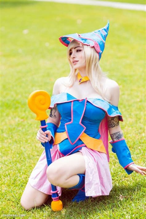 Modelo Kayla Erin Itskaylaerin En Cosplay Dark Magician Girl De Yu