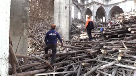 Cami inşaatında çöken iskelenin altında kalan mühendis 20 saattir