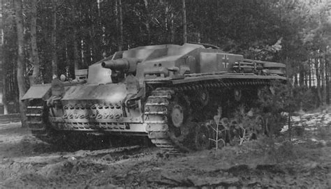 Sturmgeschutz StuG III Ausf E | World War Photos