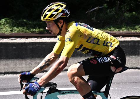 Primoz Roglic Mundur Dari Criterium Du Dauphine Demi Tour De France