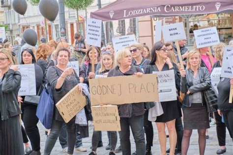 Tym Razem B Dziemy G O Ni W Czwartek Protest Pracownik W Mopr Przed