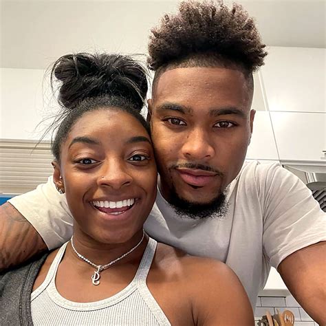 Who Is Simone Biles’ Boyfriend? Meet Jonathan Owens | Us Weekly