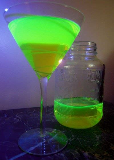 Marvelously Messy : Make Your Own Glow Water