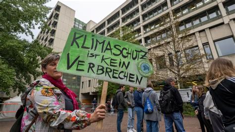 Pro Und Contra Zu Radikalen Klimaschutz Protesten NOZ