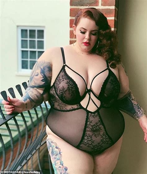 Tess Holliday Poses For An Underwear Selfie And Discusses Fitness