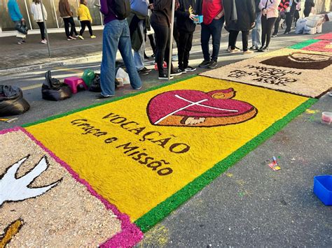 Fotos Produ O De Tapetes De Corpus Christi Re Ne Fi Is No Centro De