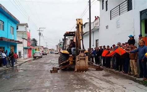 Inician reparación de vialidad en calle Adolfo López Mateos de la