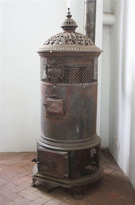 ملف Bad Dürrenberg iron stove in the Laurentius church المعرفة