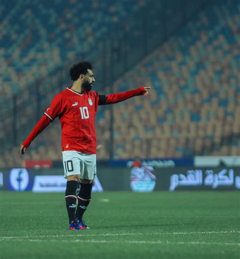 مفاجأة في مركز محمد صلاح مع منتخب مصر في أمم أفريقيا 2023 حتحوت يوضح