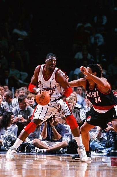 Pin De Cool Breeze Em Hakeem Olajuwon 34 Hakeem Olajuwon Nba