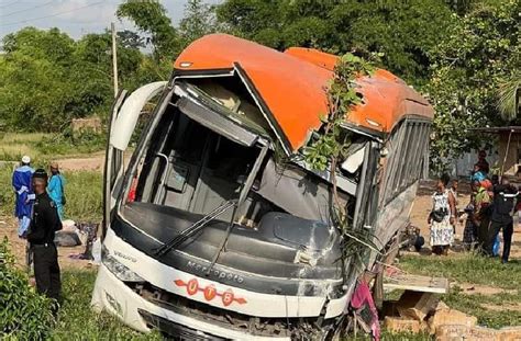 Accident Dans La Tournante Depuis Quelques Jours Un Car D Utb Fait