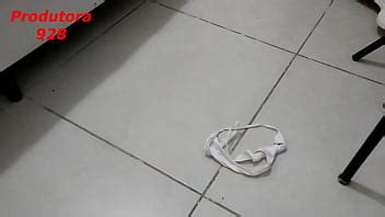 La Vio Acostada En La Cama Solo En Ropa Interior Y No Pudo Resistirse XVIDEOS