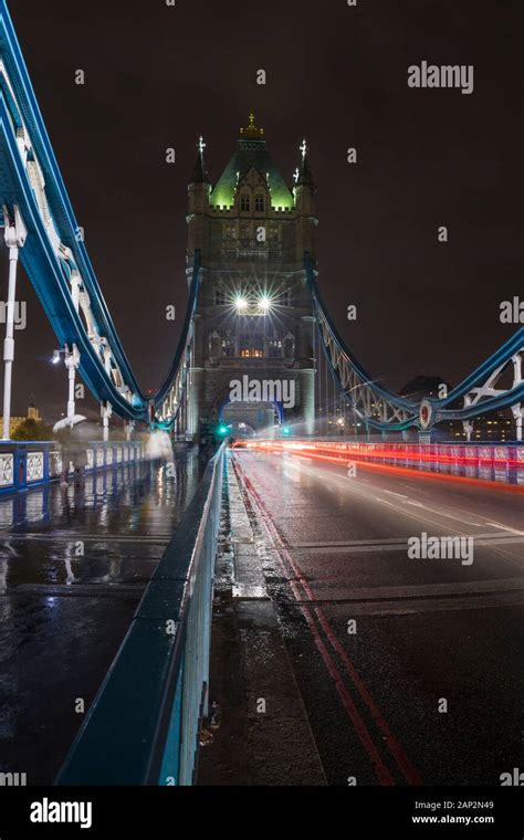 Tower Bridge at night Stock Photo - Alamy