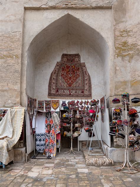 Shopping in Uzbekistan: Best Souvenirs to Buy and Where to Go