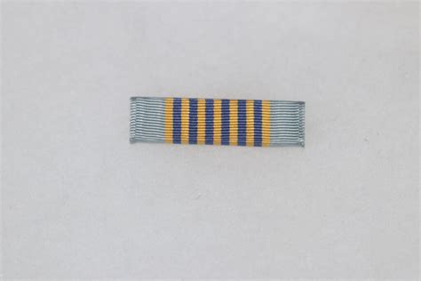 ORIGINAL CURRENT ISSUE US AIR FORCE AIRMAN'S MEDAL RIBBON - AB Insignia