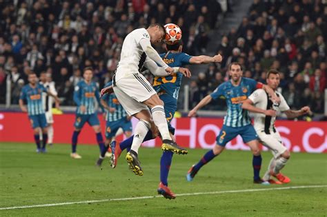 Juventus 3 0 Atletico Madrid 3 2 On Agg Cristiano Ronaldo Drags