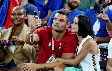 Photo Florent Manaudou et sa compagne Lola Duménil Les célébrités