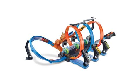 Review Hot Wheels Corkscrew Crash Track Set Today S Parent