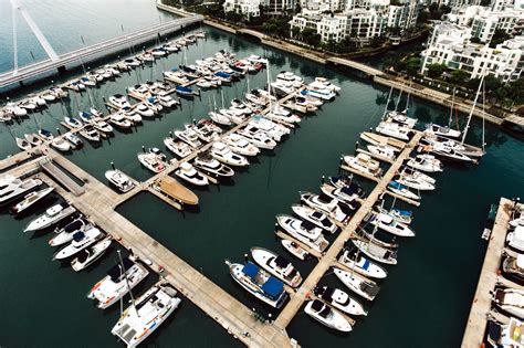 Kostenlose Bild Yacht Boote Dock Hafen Meer Wasser