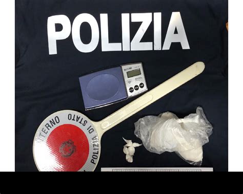 Battipaglia Polizia Arresta Uno Spacciatore Trovato In Possesso Di