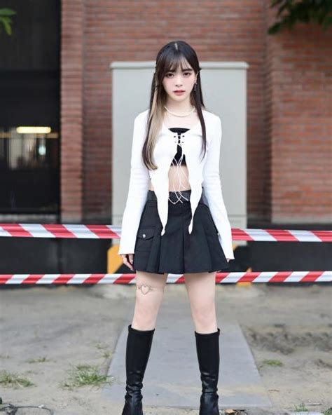 Hot Sexy Cindy Yuvia Bikini Pics