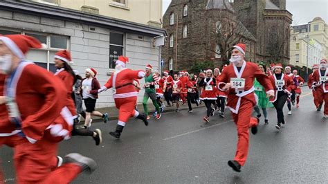 Hundreds Join Record Isle Of Man Santa Dash Charity Run BBC News