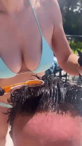 Insta Vid Rg Elizabeth Hurley In A Bikini Dying Some Guys Hair Phun Org Forum