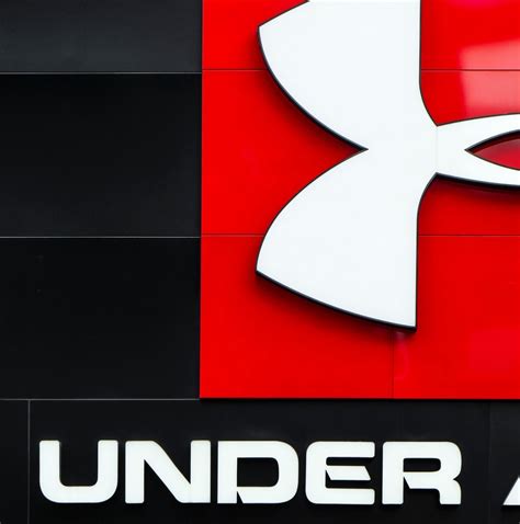 Under Armour - Магазин Москвы, магазин одежды, сети магазинов - Моллы.Ru
