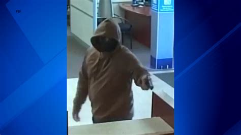 Chase Bank Robbery Chicago Fbi Releases Photos Of Suspect Accused Of