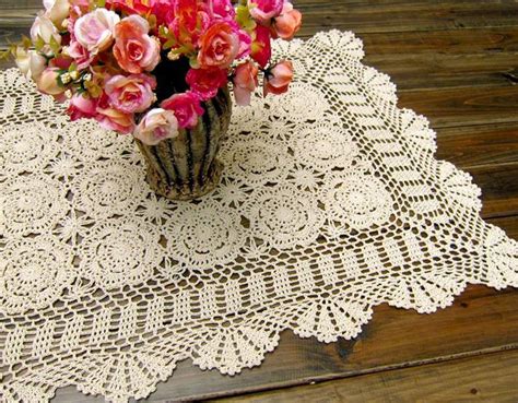 Crochet Table Runner Vintage | EMBROIDERY & ORIGAMI