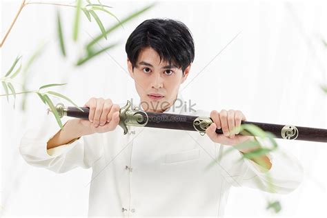 Traditional Chinese Style Male Dance Sword Kung Fu Kung Fu Picture And