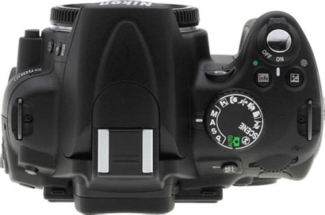 Nikon D5000 - FotoZoom.ru