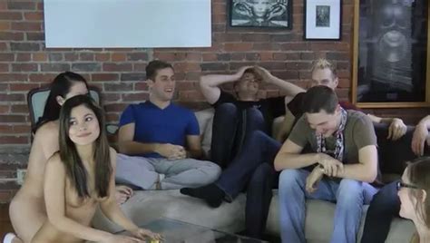 Wette Verloren Und Er Darf Seine Freundin Ficken Porn D Xhamster