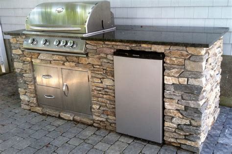 Outdoor kitchen sink - Hawk Haven