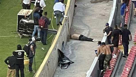 Video Salvaje Pelea Entre Hinchas En México Una Veintena De Heridos