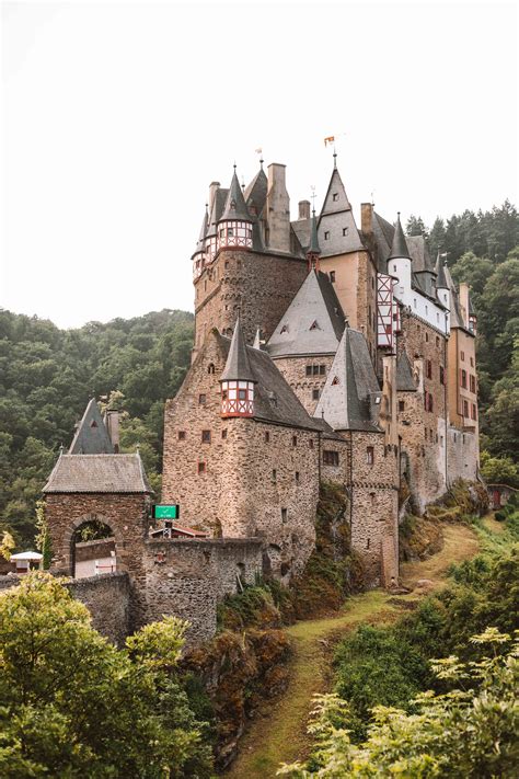 Eltz Castle – The Living Legend of Medieval Germany – New and Tips