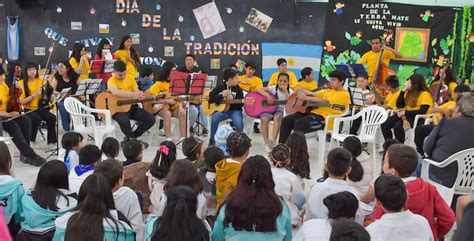 La Orquesta Andrés Chazarreta realizó concierto didáctico en la Escuela