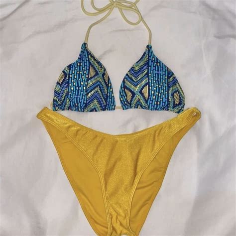 American Eagle Bikini Swimsuit Top Women S Fashion Swimwear Bikinis Swimsuits On Carousell