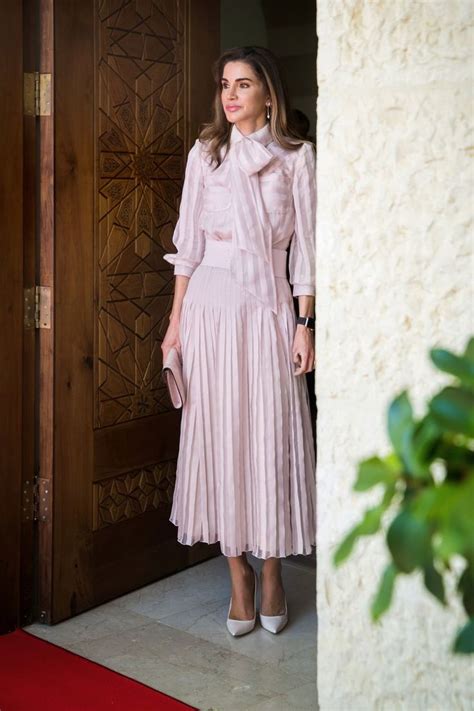 Queen Rania Of Jordan Already Has The Must Have Skirt Youll Be Wearing